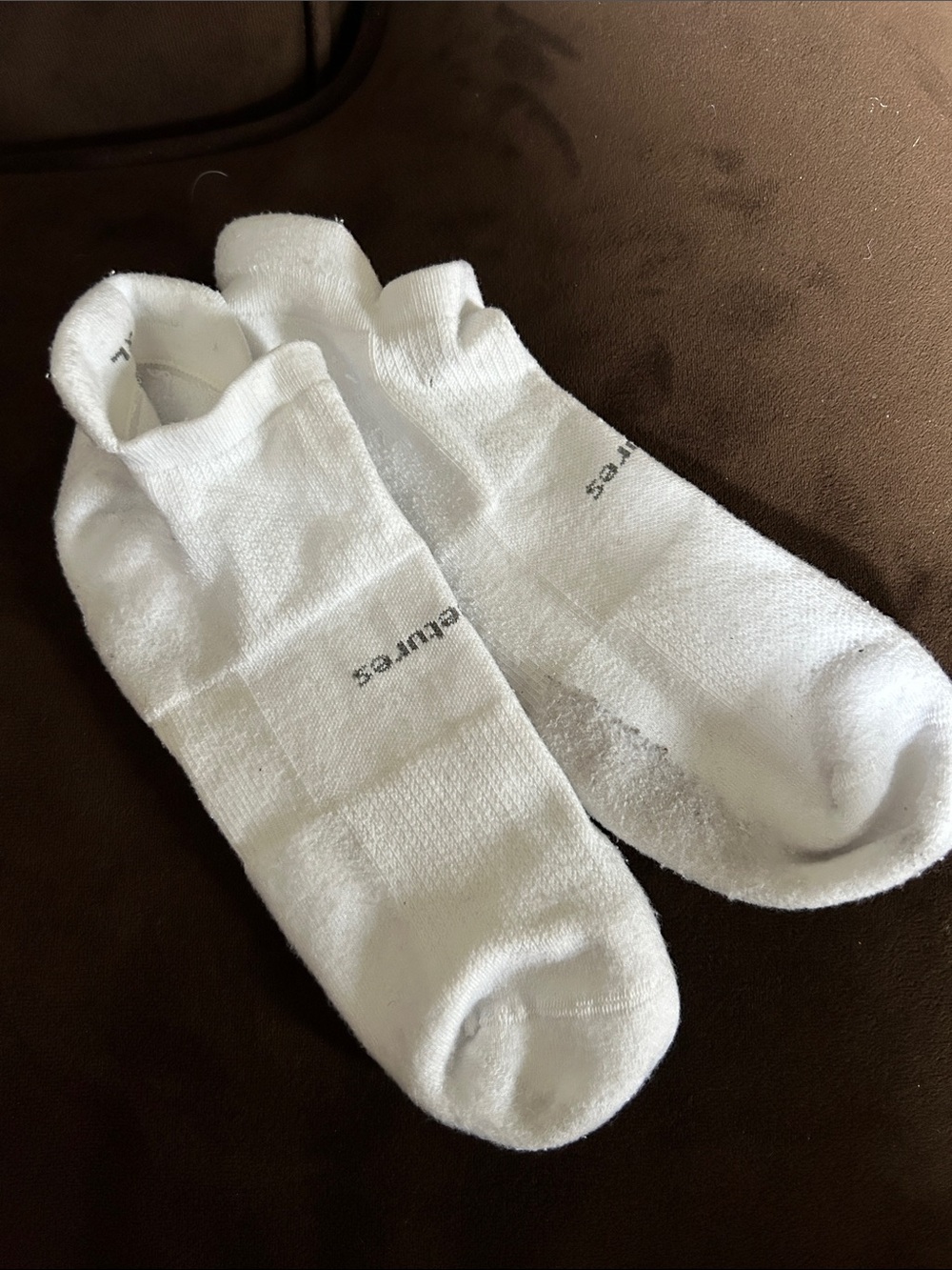 White Low-Cut Men's Athletic Socks - Feetures, cushioned, XL